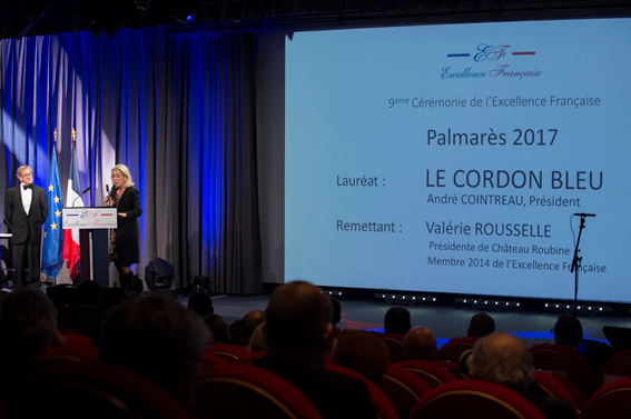 Le Cordon Bleu Paris recibió trofeo de la Excelencia Francesa